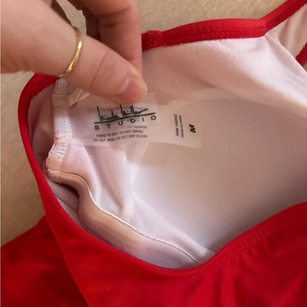 One piece swimsuit - Picture 3 of 3